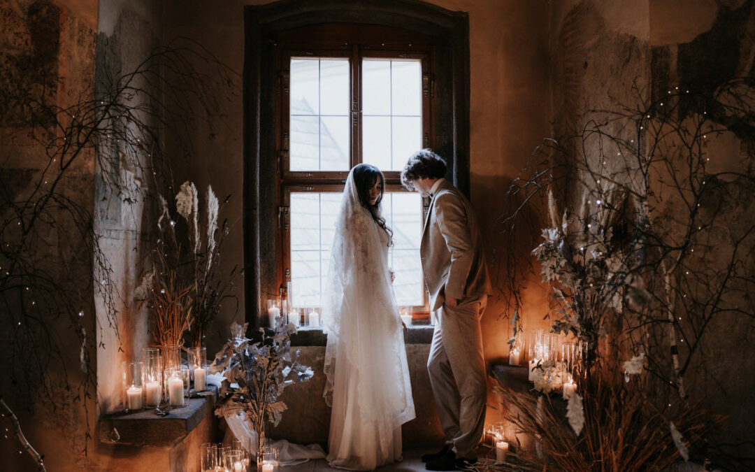Ambient forest: Microwedding at Castle Blatna