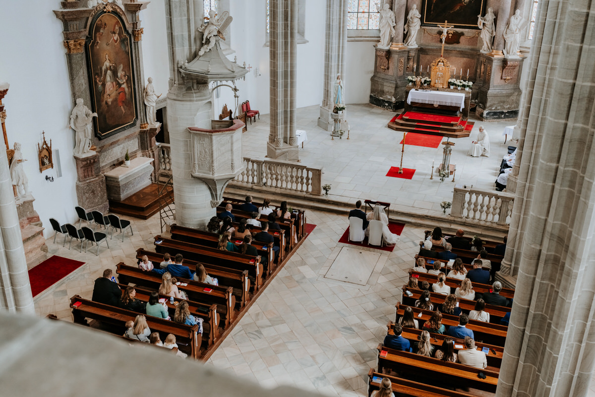 Wedding in the Doubravník church - wide shot from the top floor.