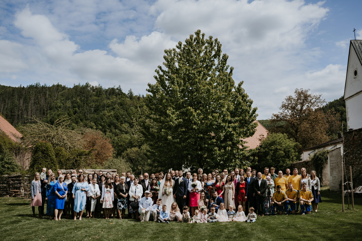 Group wedding photo.