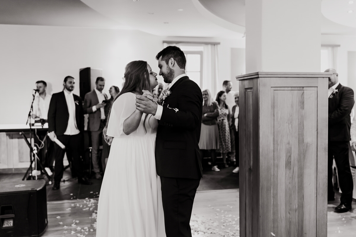 Wedding Doubravník - newlyweds during their first dance.
