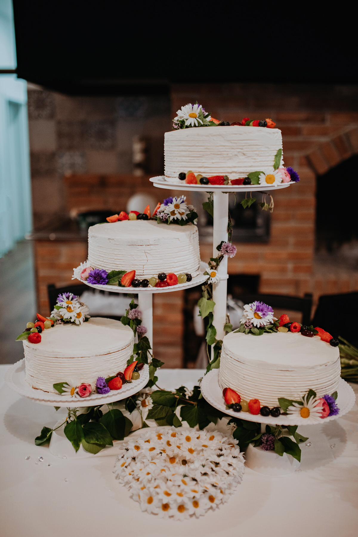 74_resort-chobot-wedding-photographer-monika-chano Unique wedding cake, Resort Chobot.
