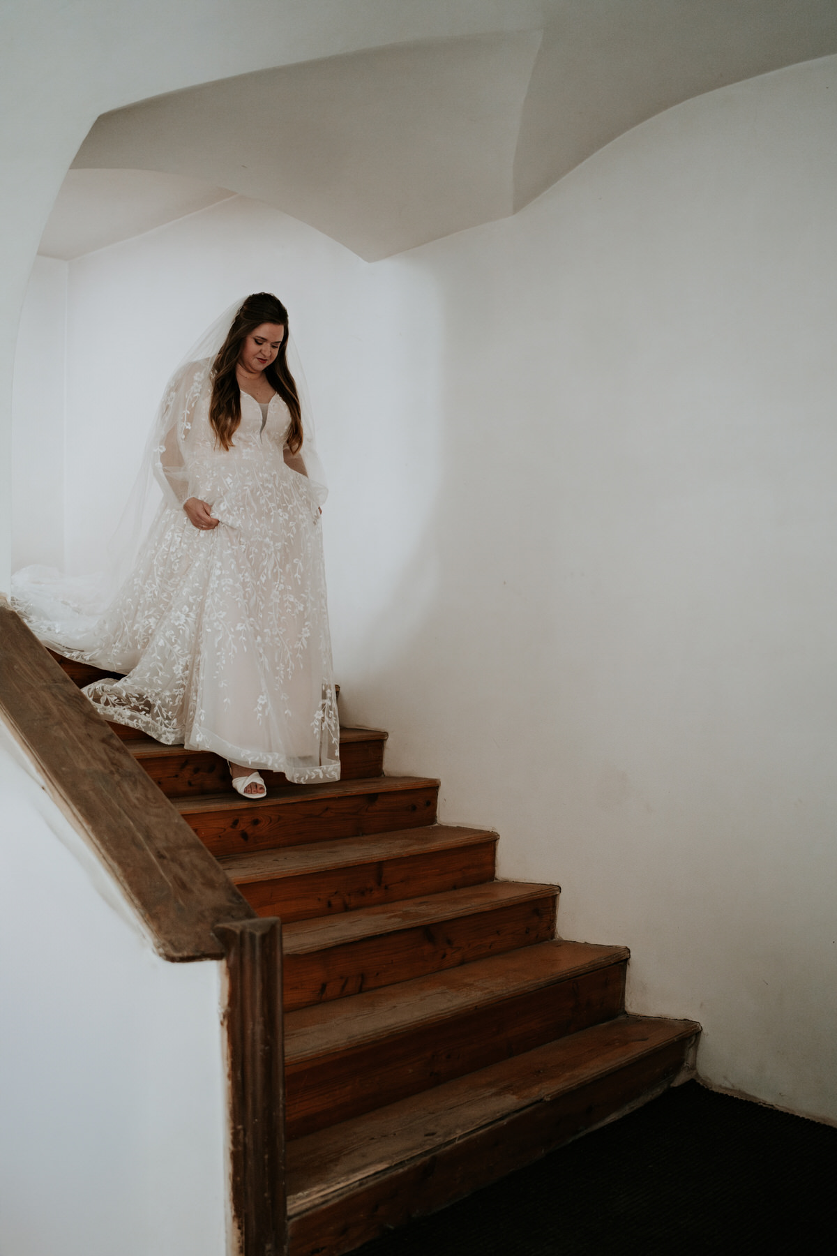 Doubravník - The bride walks behind the groom at first sight.