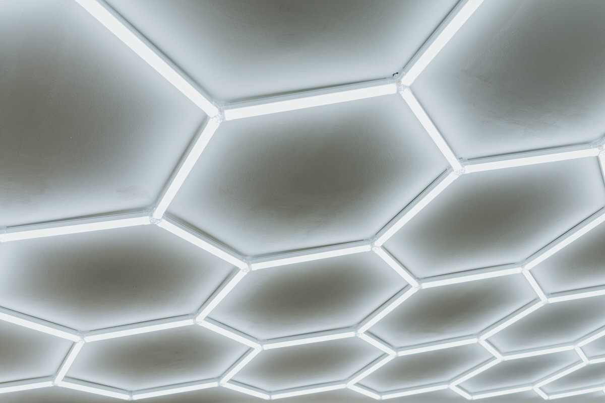 Groom's preparations - details of the setting.